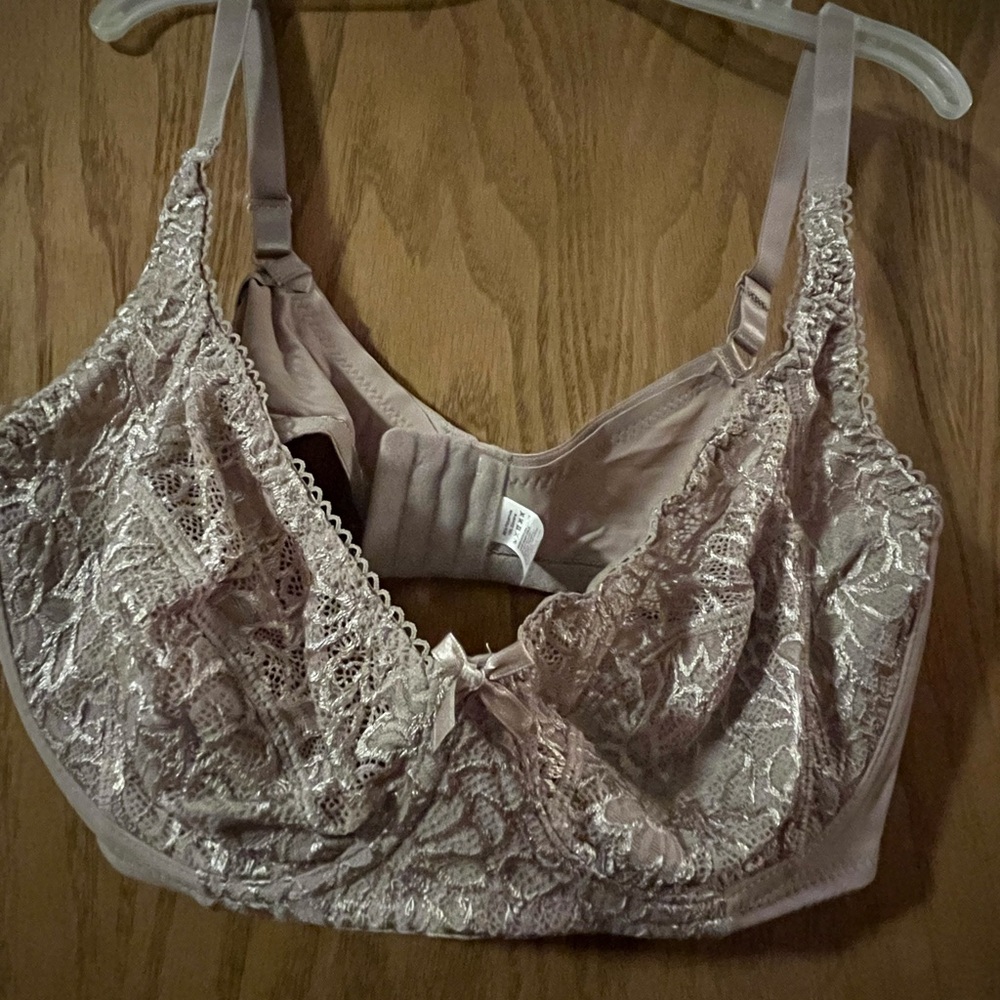 Elegant Lace Women's Bras - Cream & Navy Blue
